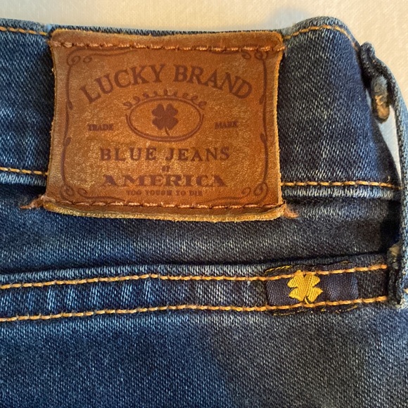 Lucky Brand Sophia Skinny Ankle soft dark wash mid rise Size 10 / 30 - Picture 10 of 13